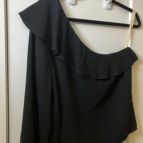ARITZIA Wilfred One Shoulder Blouse - Picture 2 of 6